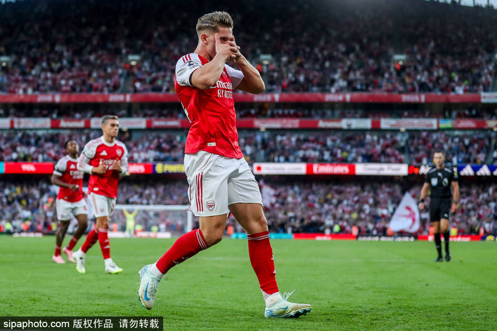 波兰超级联赛 _英超-约克雷斯双响萨卡破门+伤退 阿森纳5-0利兹联暂登顶