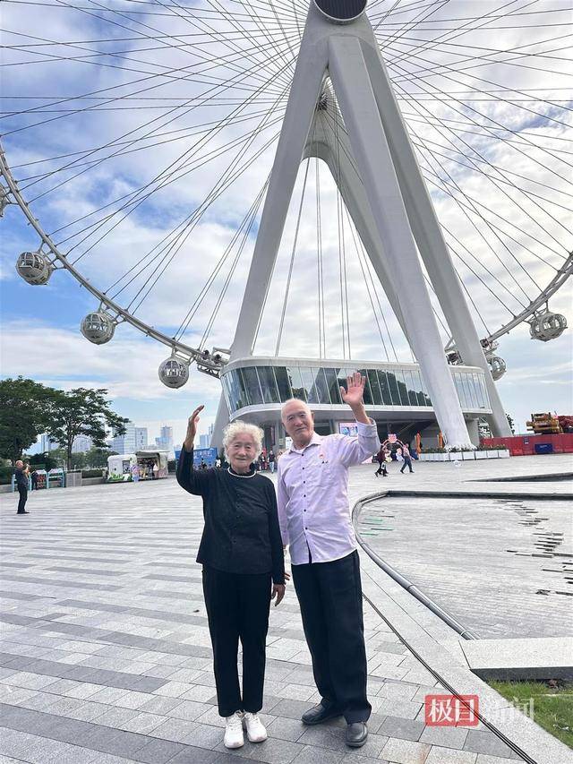 皇冠信用网怎么申请_90岁老人自驾23年游遍全国