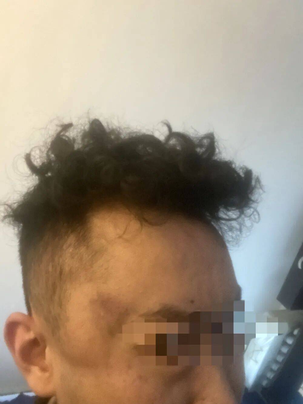 皇冠信用盘平台_母亲派出所里遭民警责骂皇冠信用盘平台，男子插话后被拖进女厕群殴！涉案警员公开受审