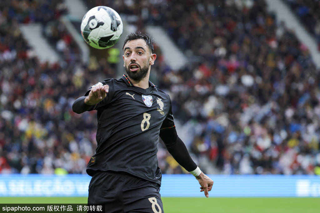 皇冠信用网开户_直通世界杯皇冠信用网开户！世预赛-C罗停赛B费戴帽 葡萄牙9-1亚美尼亚