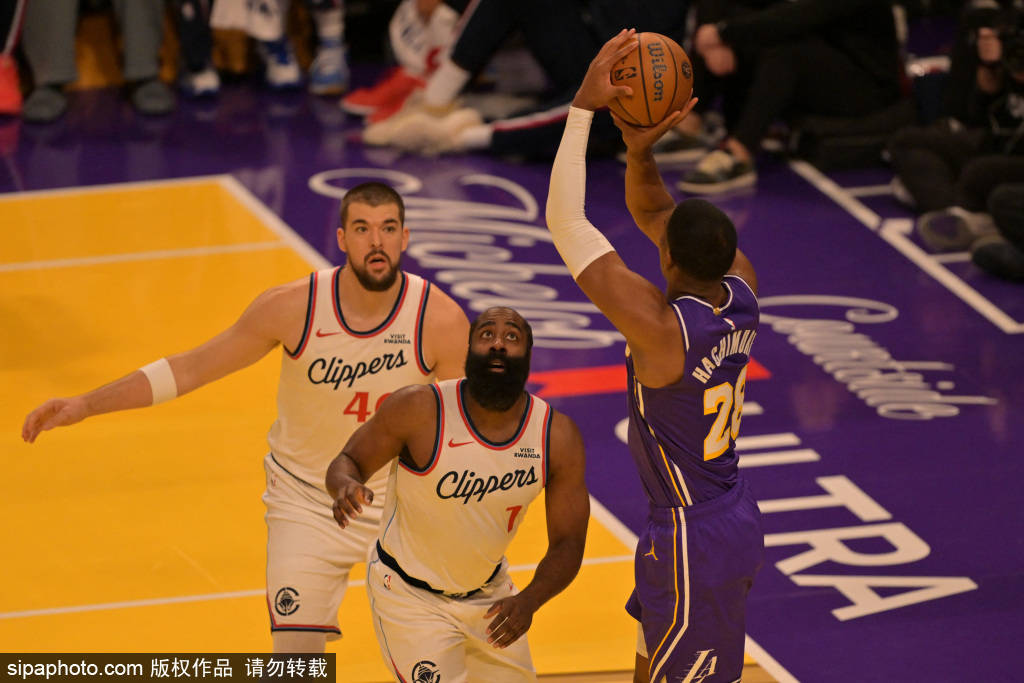 皇冠信用网最高占成_湖人遭重创！东契奇左腿挫伤退场皇冠信用网最高占成，JJ-雷迪克面临严峻考验