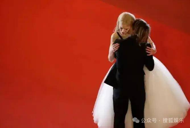 皇冠足球平台申请_终究还是离婚了皇冠足球平台申请！这样的结果已经算体面了吧！