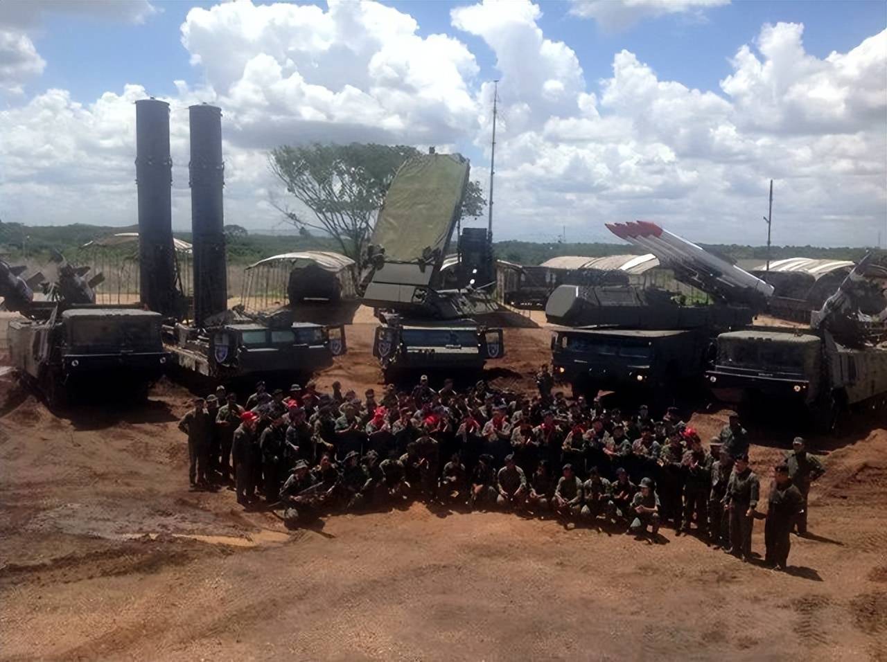 皇冠信用出租足球_真实战场太惨烈！遭遇美军突袭皇冠信用出租足球，古巴军团拒绝投降，61岁上校战死