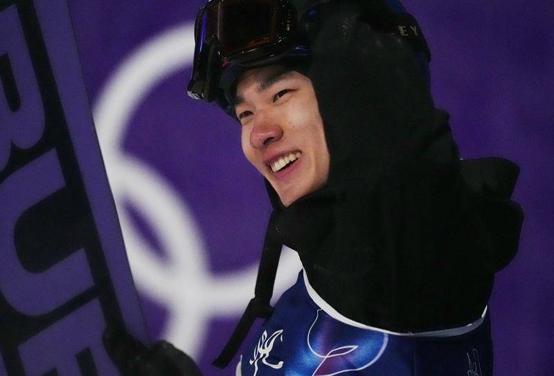 皇冠信用网怎么租_冬奥会单板大跳台预赛：苏翊鸣绝境逆转 葛春宇杨文龙出局