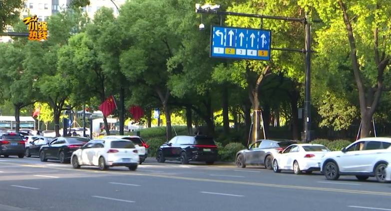 法甲联赛积分榜比分_“不坐就滚下去!”两个女儿坐顺风车半路被赶下车法甲联赛积分榜比分,父亲气炸:我都急得跳起来了