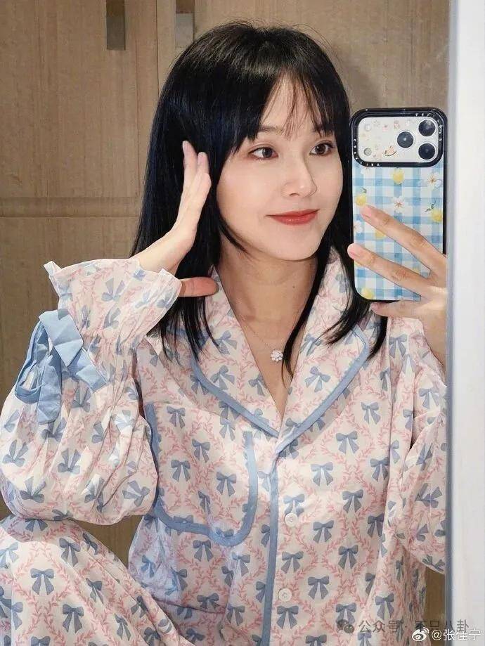 皇冠登3管理出租_她好像真的未婚先孕了皇冠登3管理出租?全网都在猜孩子生父是谁