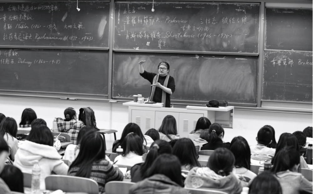 皇冠会员如何申请_“刘欢退休仍是副教授”引热议皇冠会员如何申请,前校长:他对自己的定位首先是老师而不是歌手